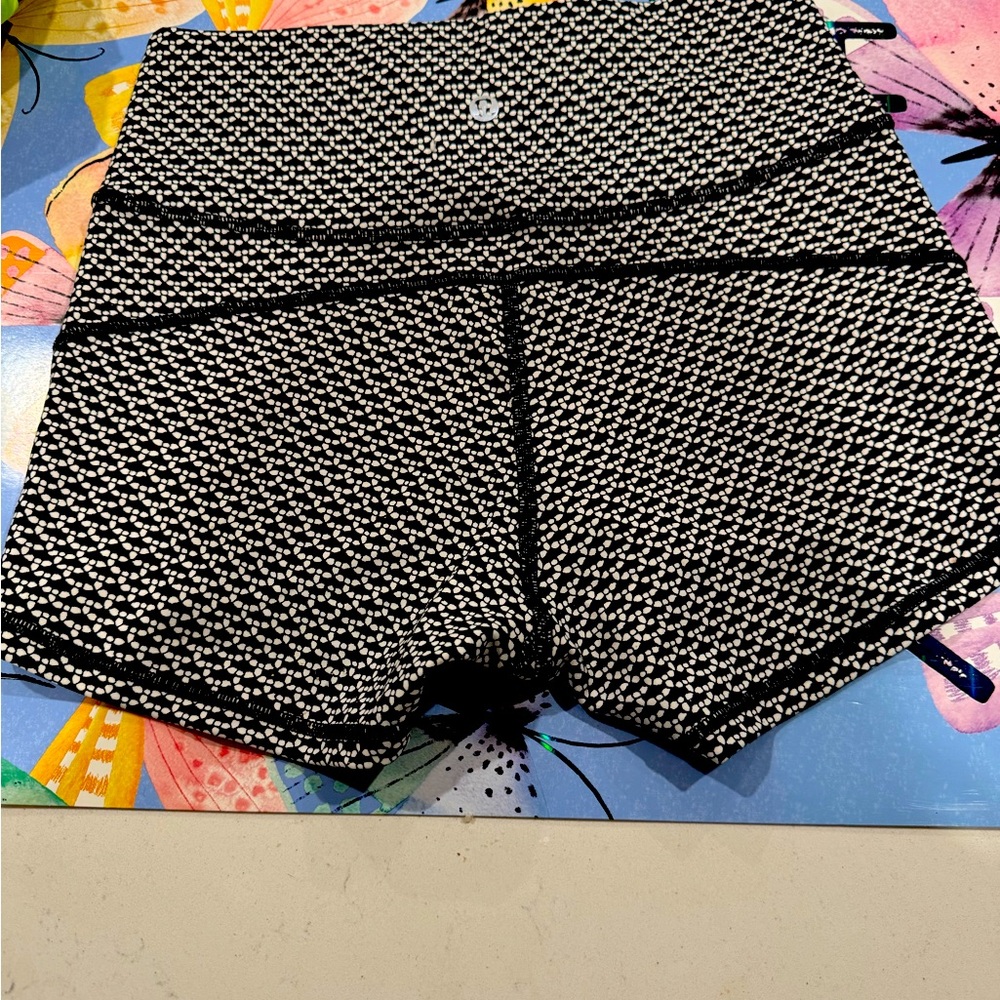 Lululemon short
